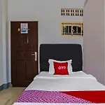 Oyo 92235 Guesthouse Rantang