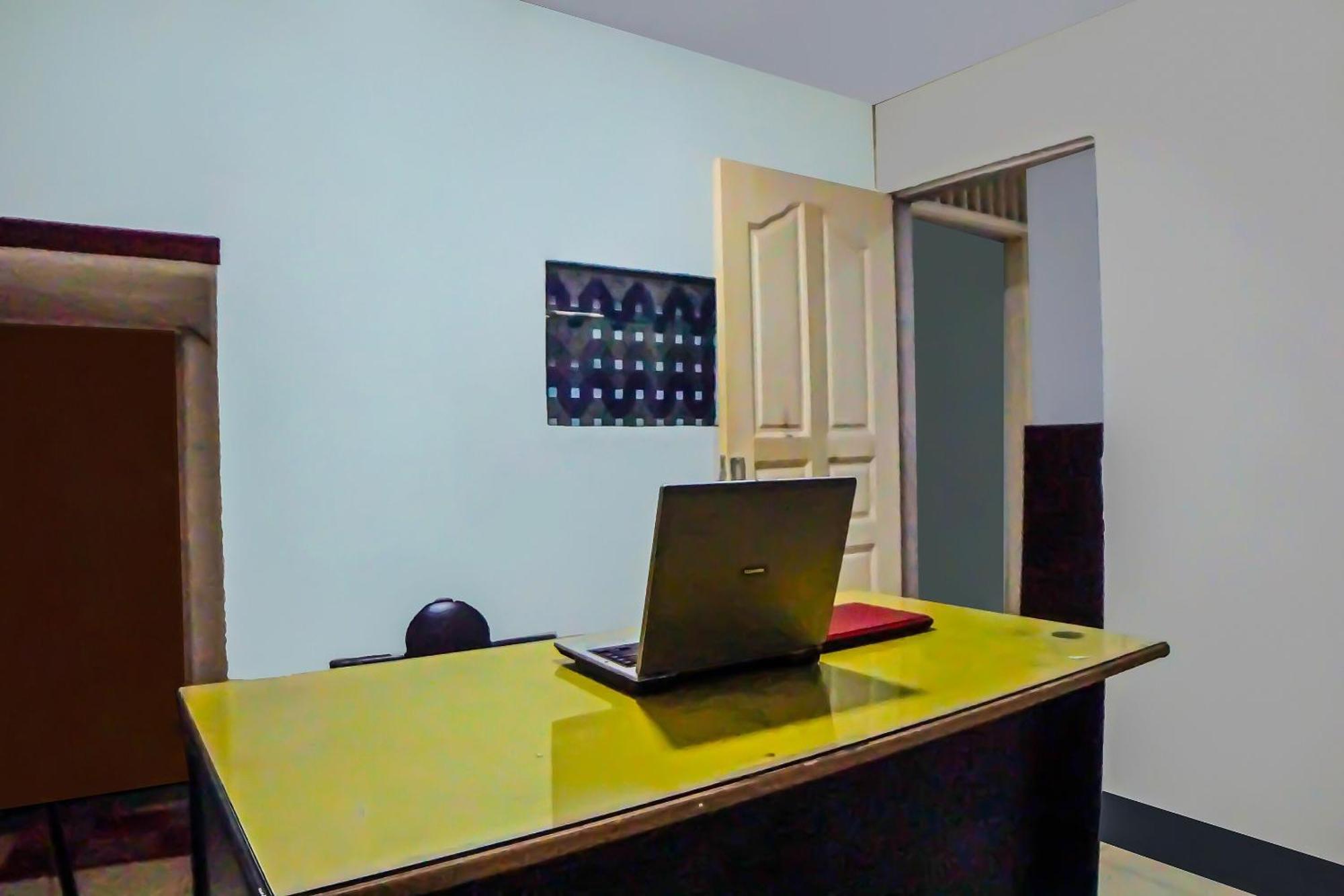 Oyo 92235 Rantang Medan